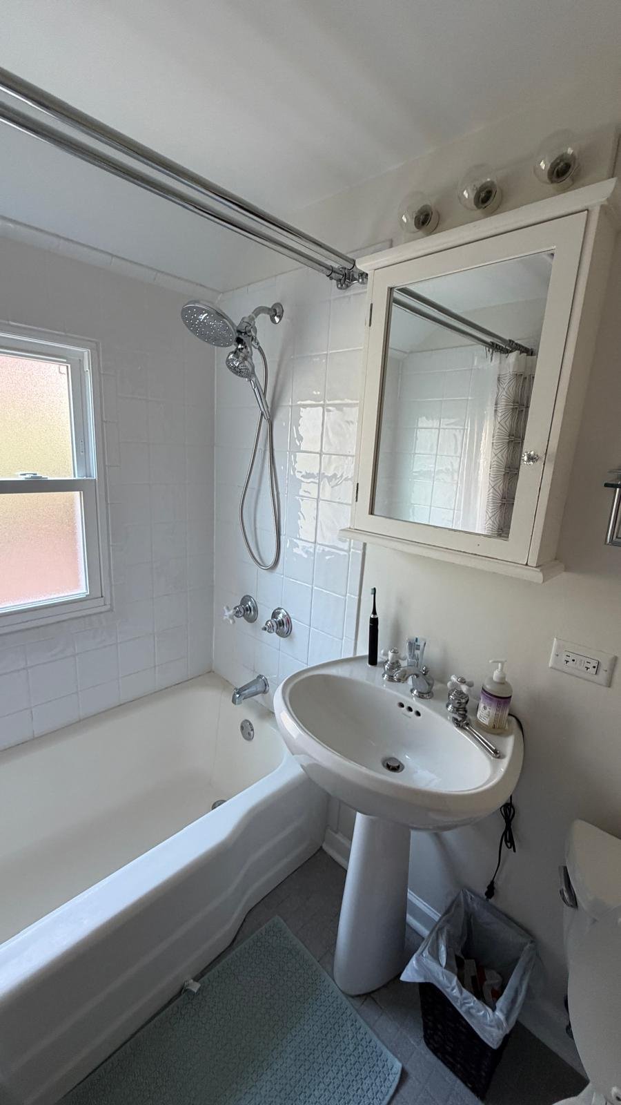 Original bathroom before renovation
